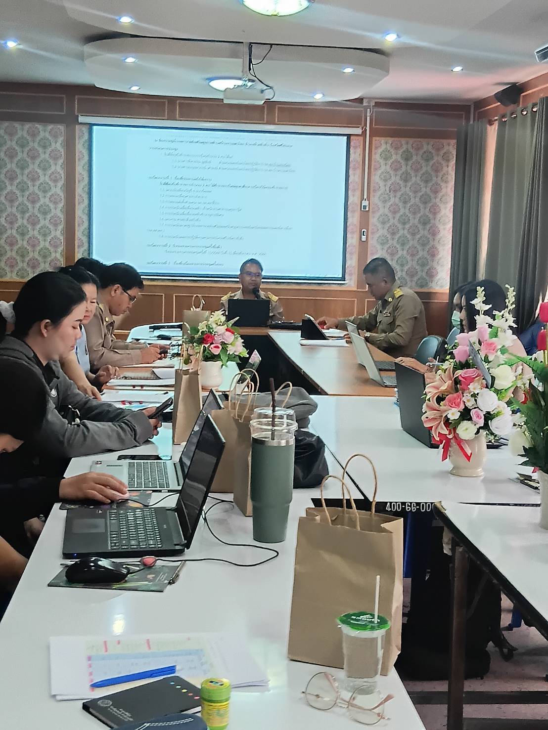 ประชุมติดตามผลการปฏิบัติงาน